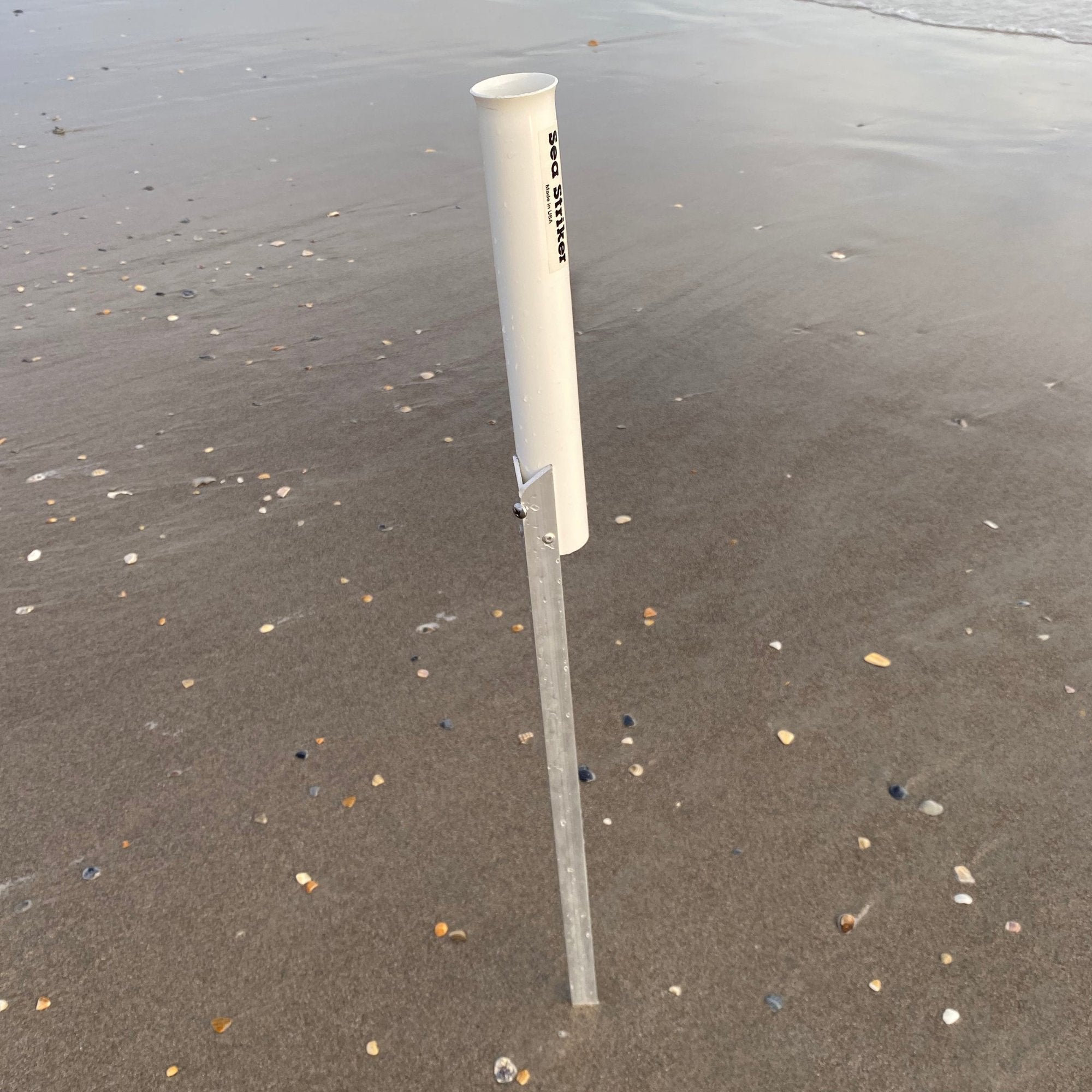 Sea Striker sand pike with aluminum base in sand